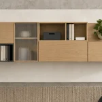 Meuble rangement mural suspendu, modules muraux laqués et niches ouvertes
